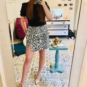 Leopard print mini skirt